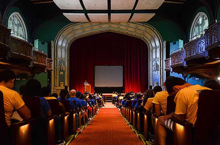 Engage Chicago Through Service Day Takes More Than 350 Students Out Into Community