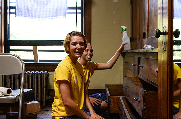 Engage Chicago Through Service Day Takes More Than 350 Students Out Into Community